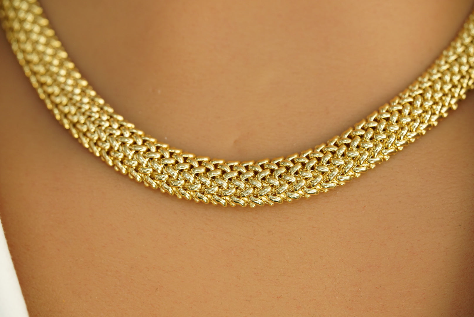 14k Thick Embroidered Necklace