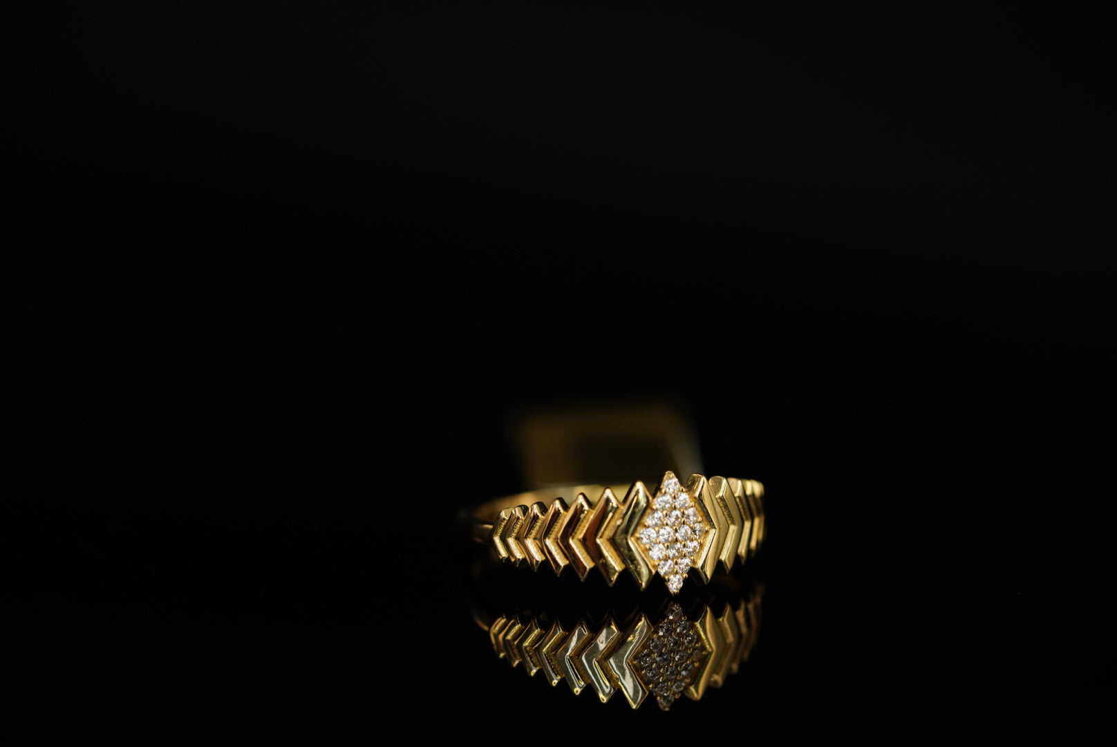 14k Crystal Triangles Ring New