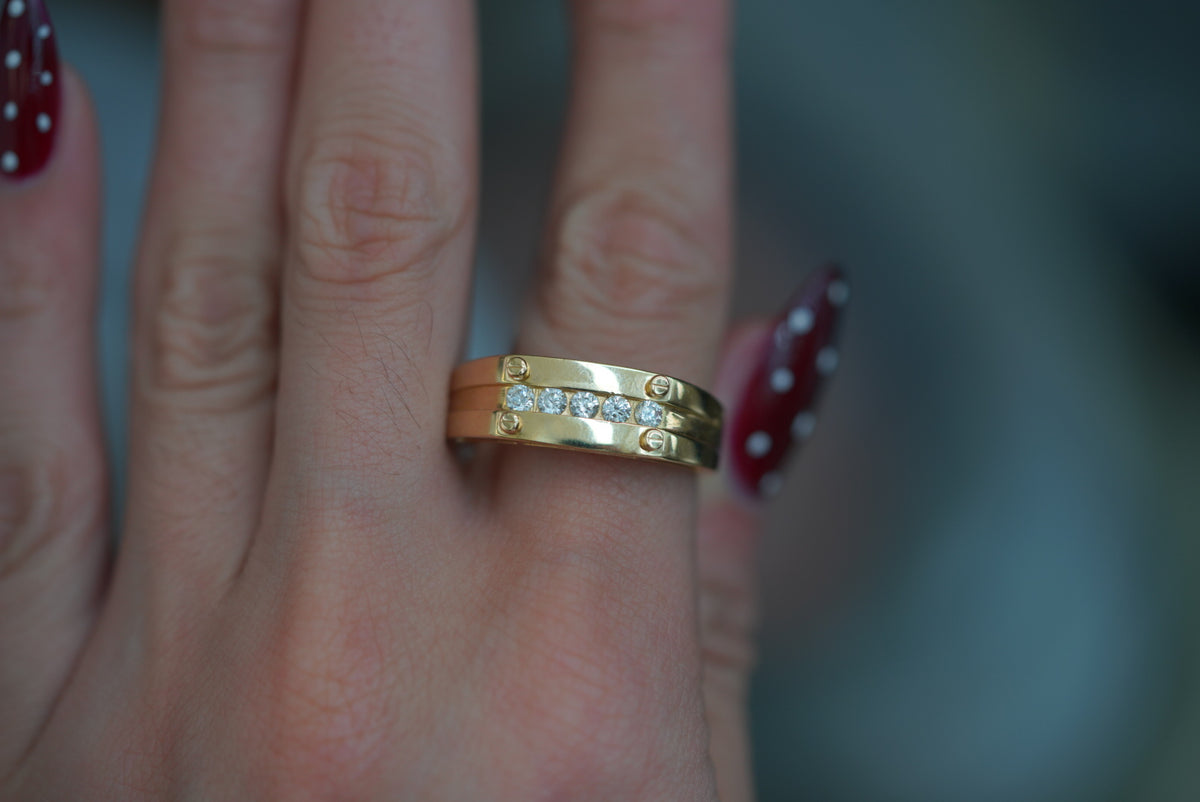 14k Alliance Ring - Elegant Design