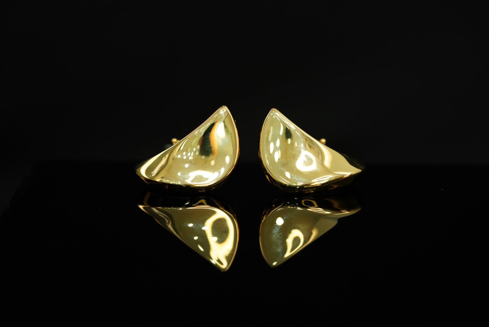 14k Teardrop Clip Earrings