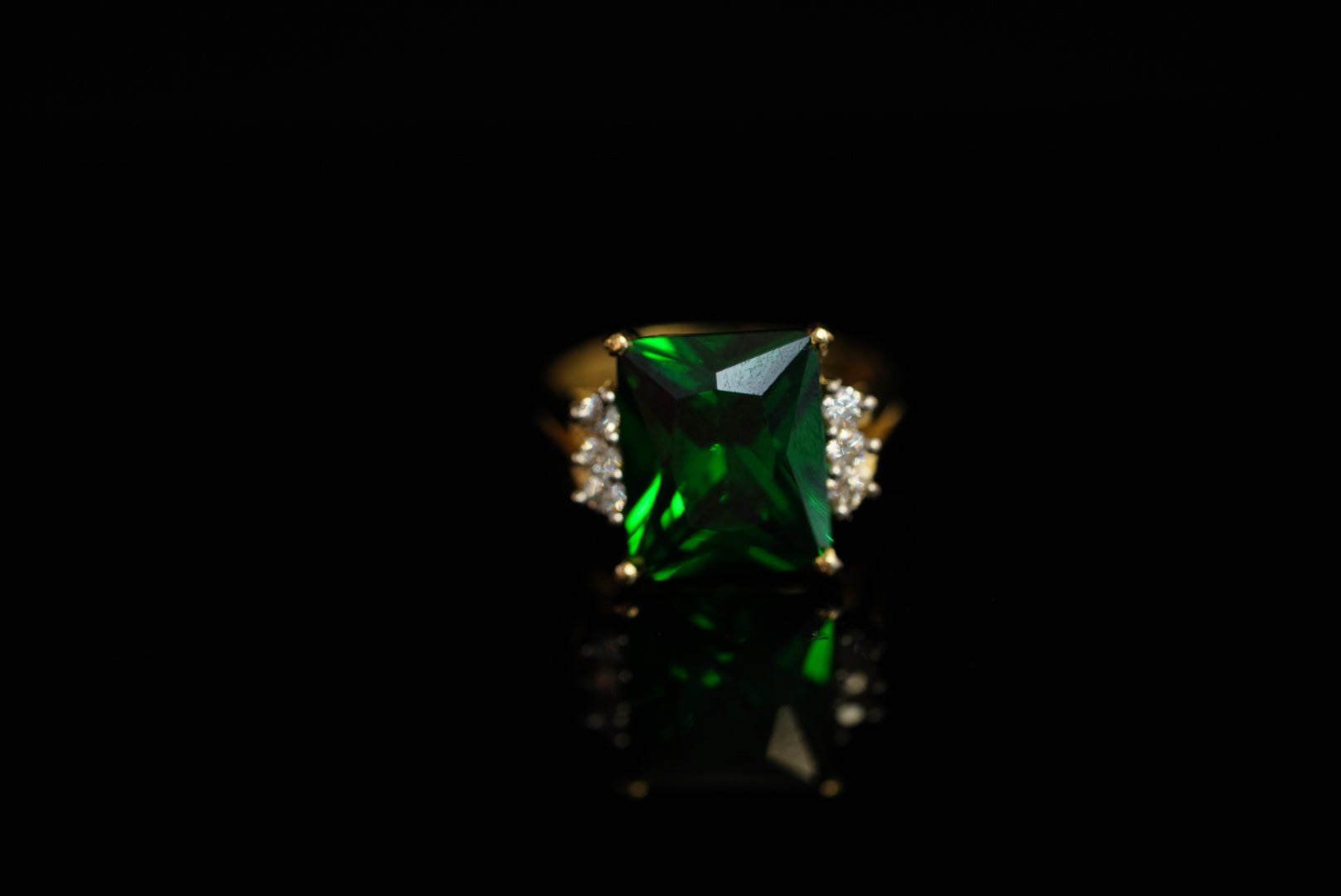 14k Green Crystal Ring