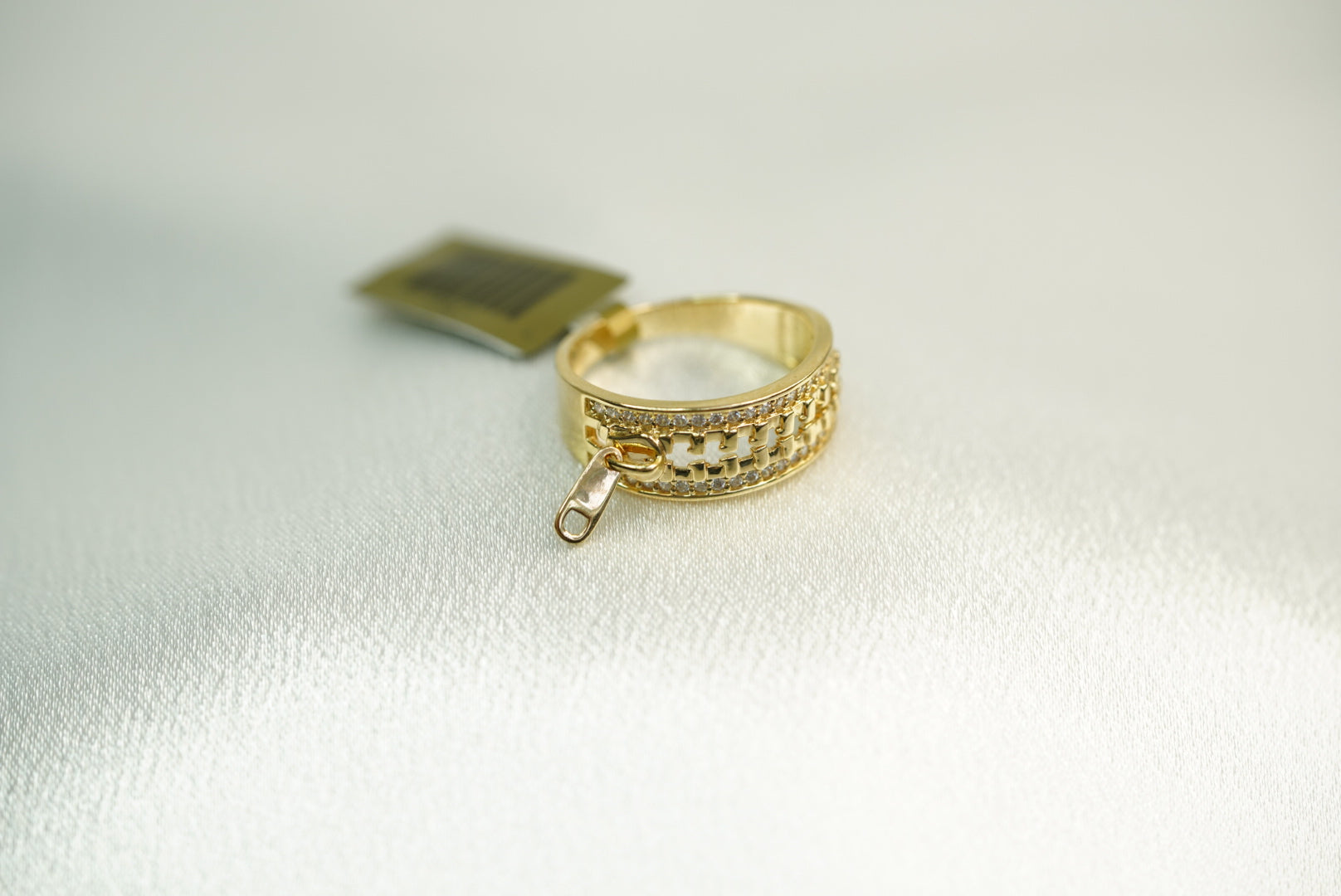 14k Gold Clasp Ring