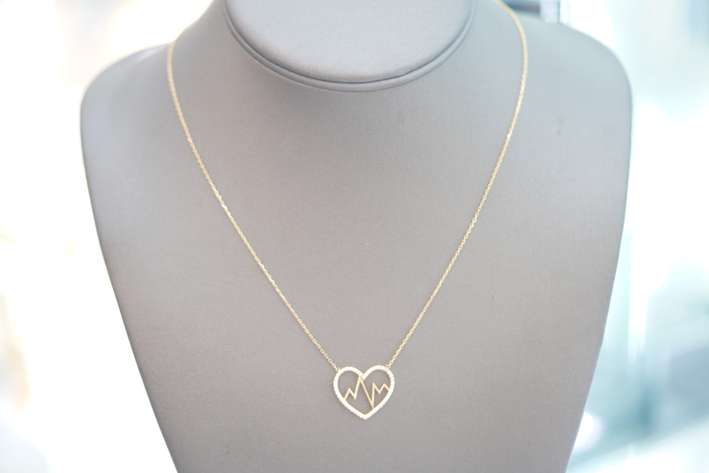 10k Women’s Necklace - Beating Heart
