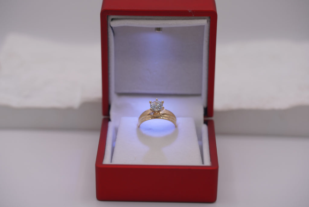 14k Engagement Ring - Classic Love