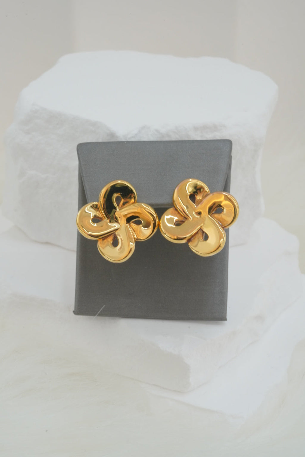 14k Earrings - Flower Shape