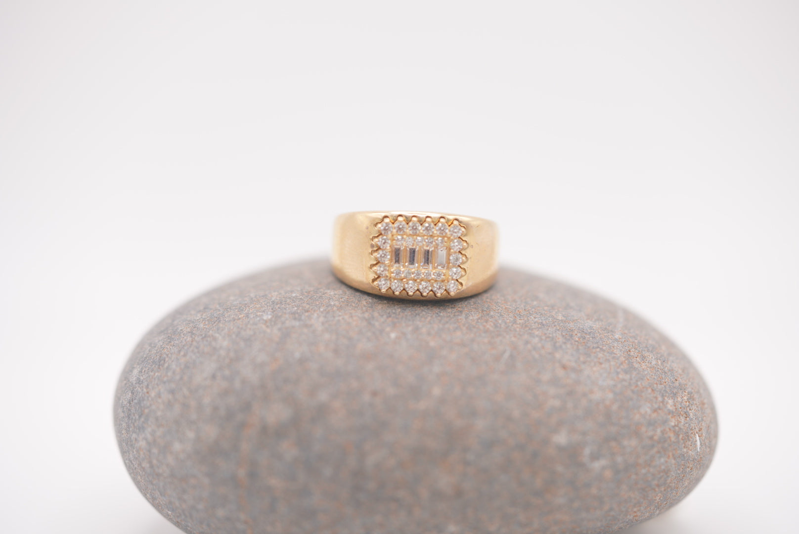 14k Women’s Ring - Classy Lady