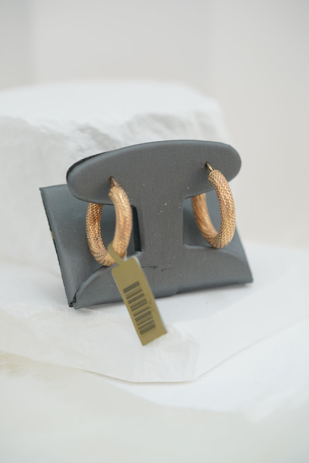 14k Hoops - Classic Snowy