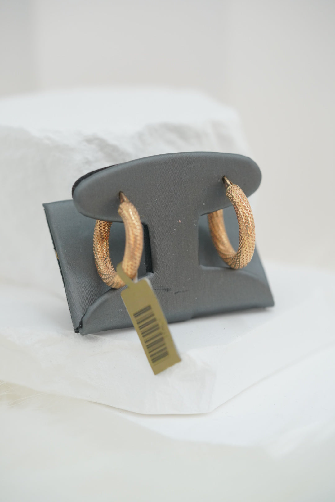 14k Hoops - Classic Snowy