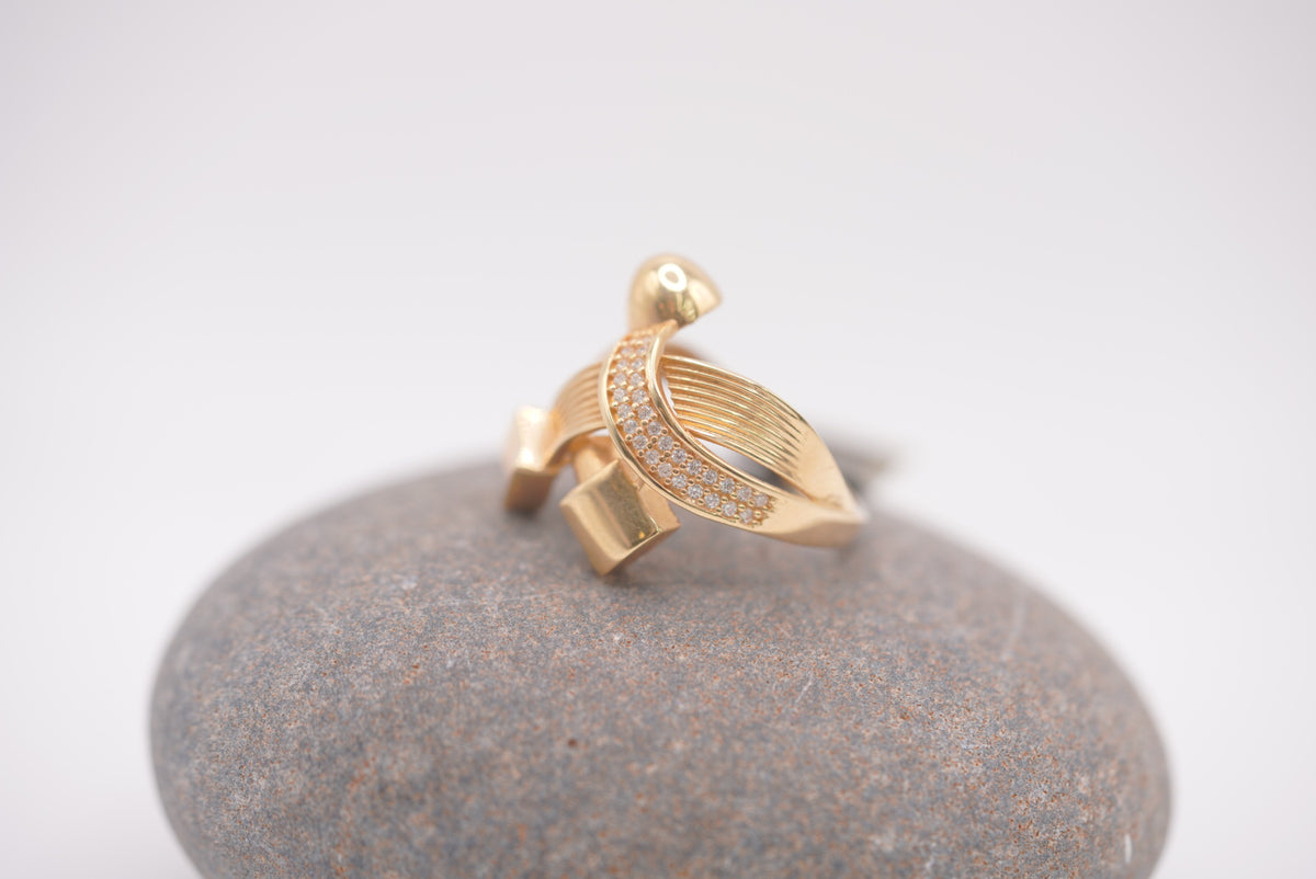 14k Women’s Ring - Abstract Beauty