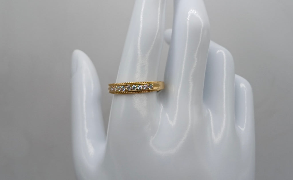 14k Alliance Ring - Stone Detail