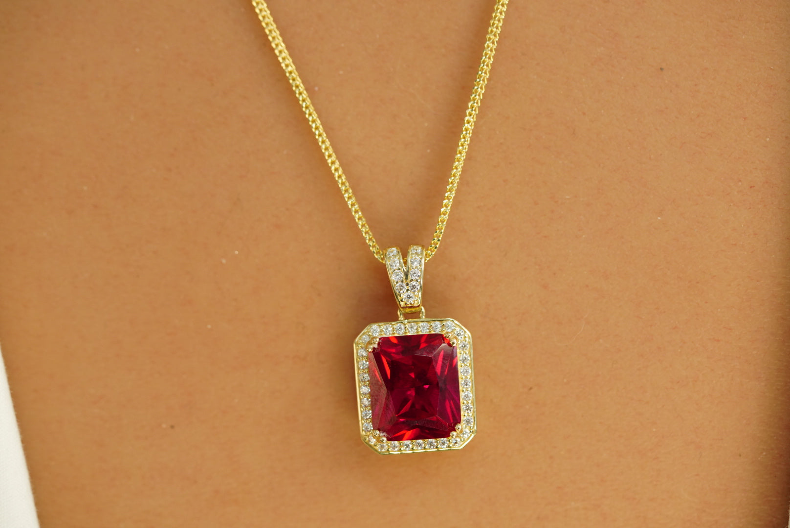 10k Red Crystal Pendant Franco Chain