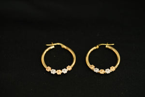 14k Three Gold Flowers Hoop