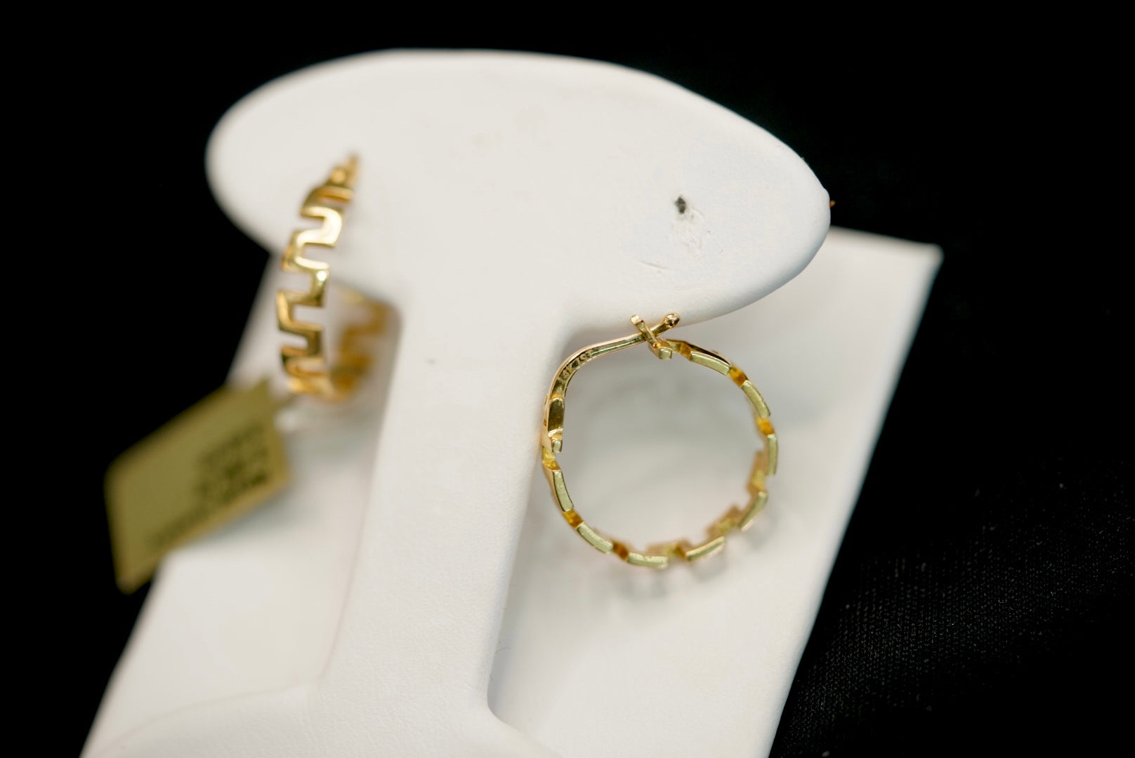 14k Roman Outlined Hoop Earring