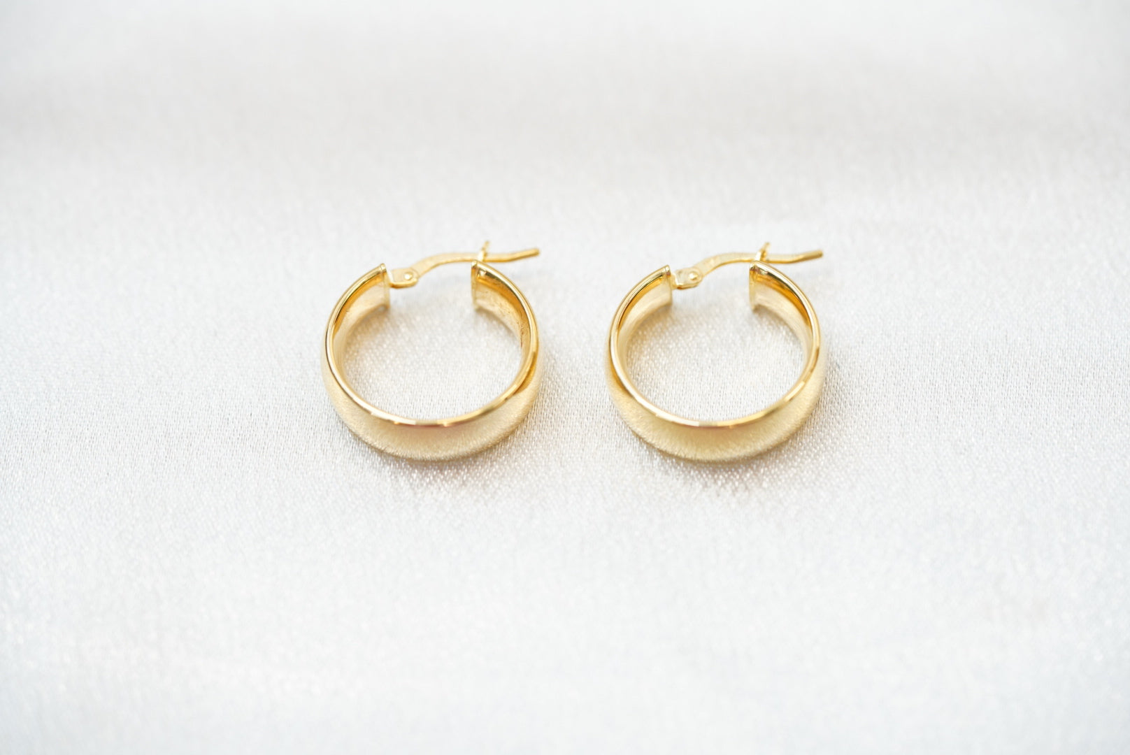 10k Bold Plain Hoops - Always Classy