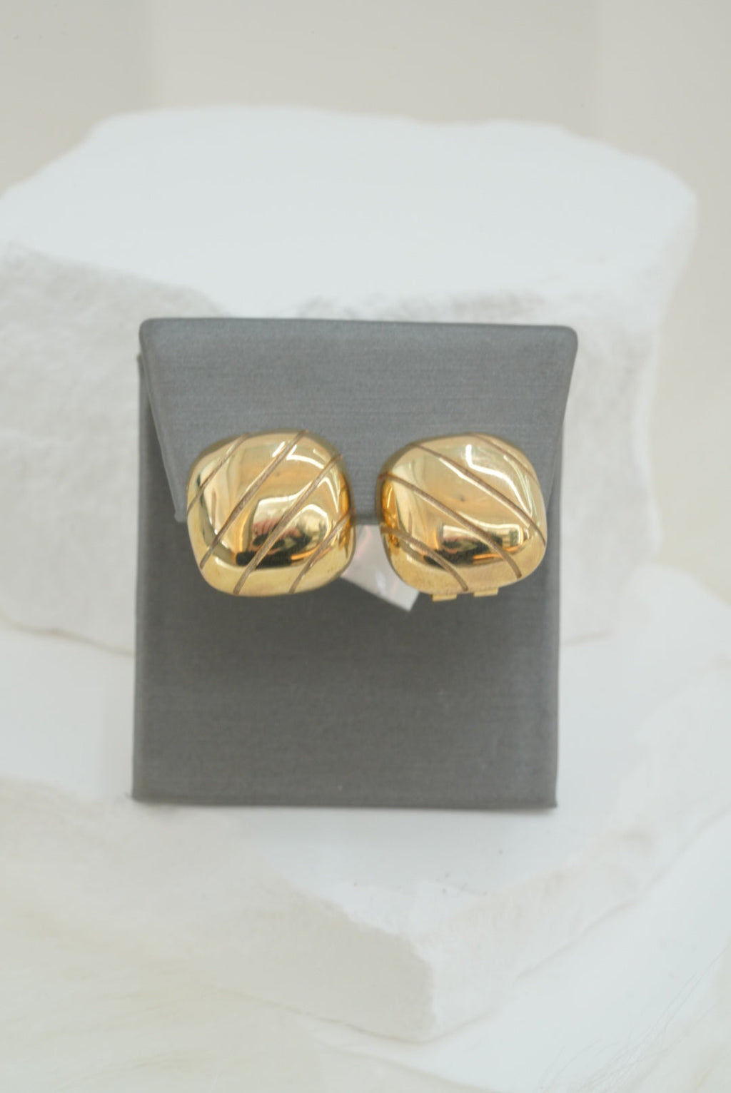 10k Earrings - Puffed Square