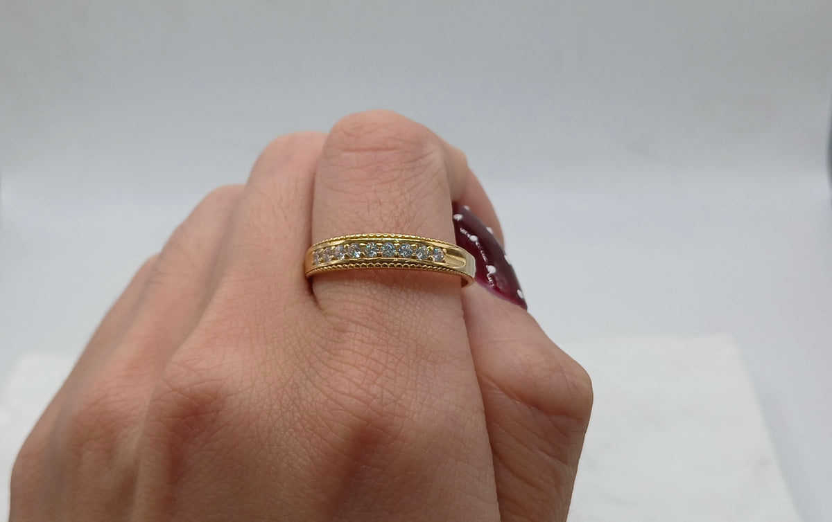 14k Alliance Ring - Stone Detail