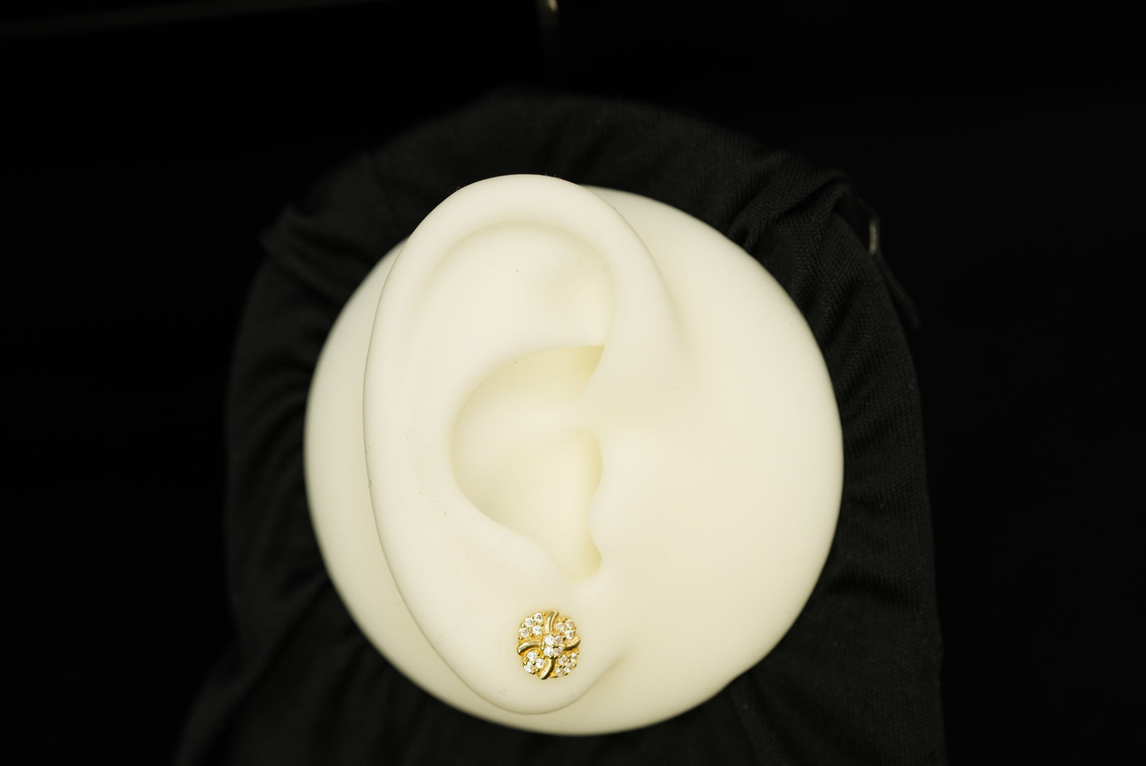 14k Swirl Stud Earring