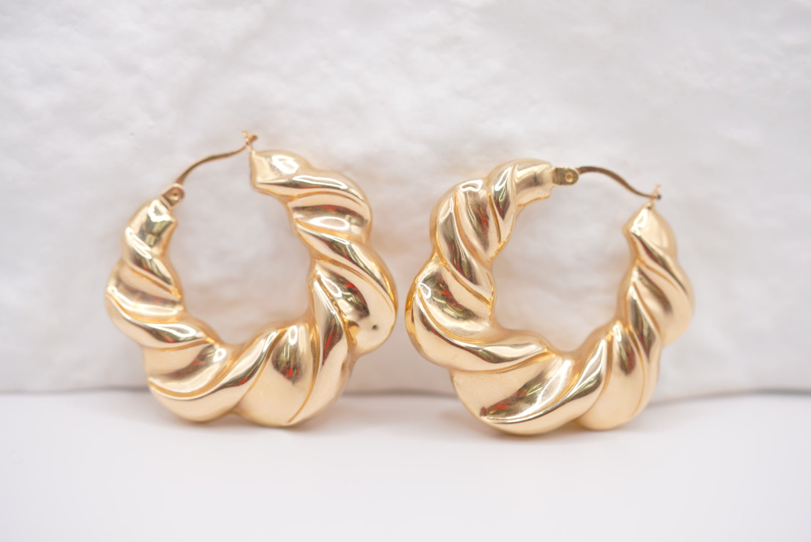 14k Hoop Earrings - Urban Twist