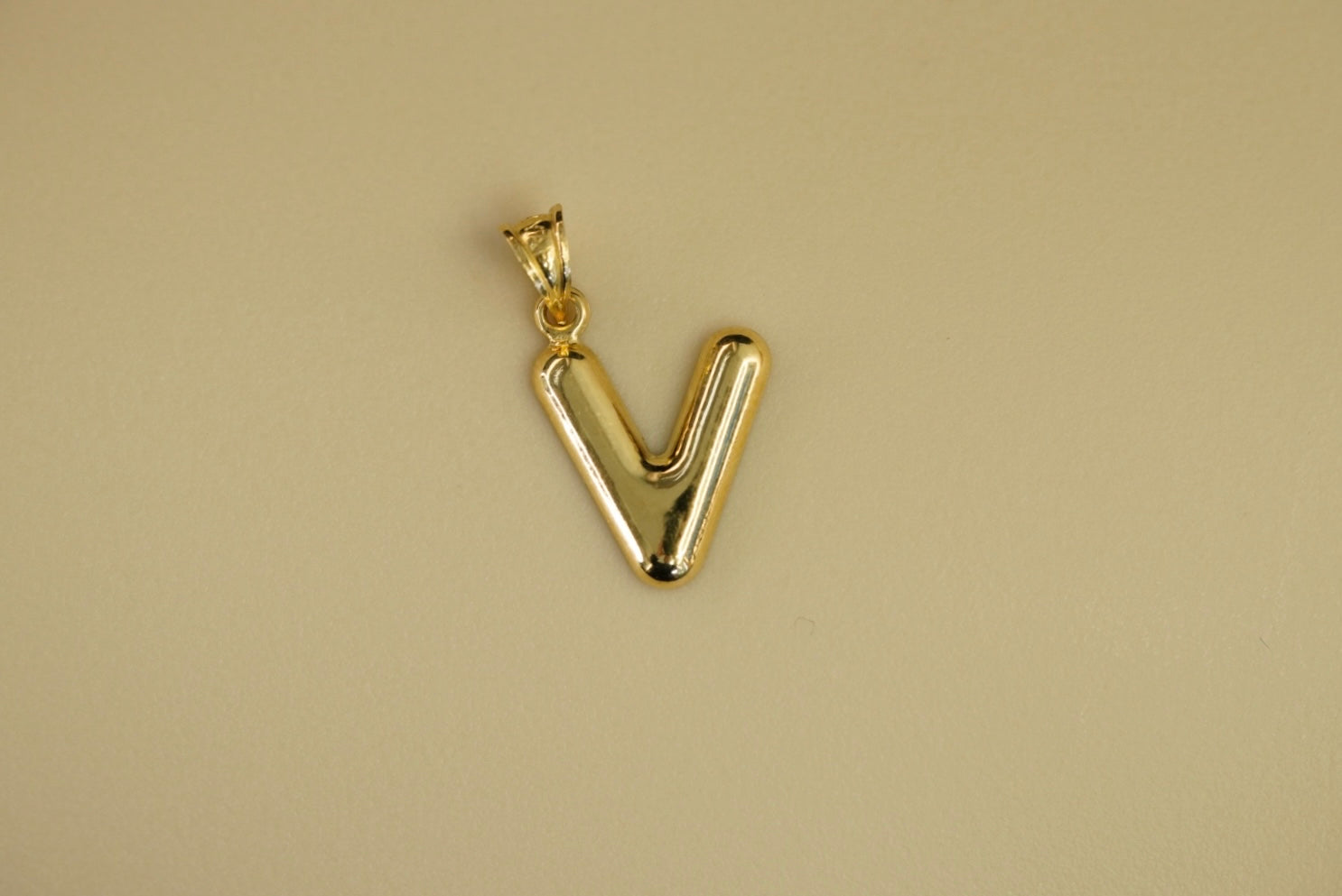 10k Chubby Initial Pendant