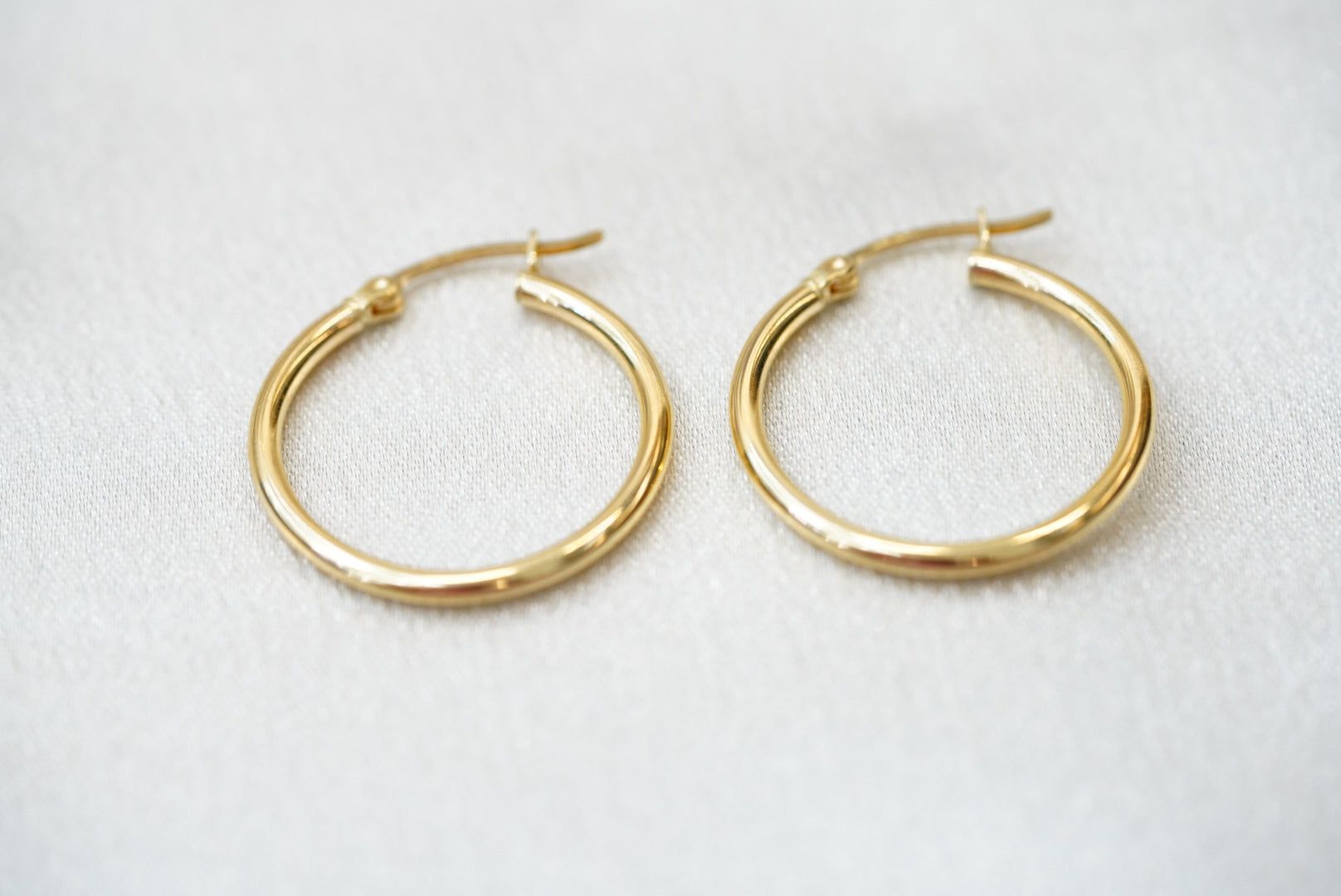 10k Thin Plain Hoops - Delicate & Timeless