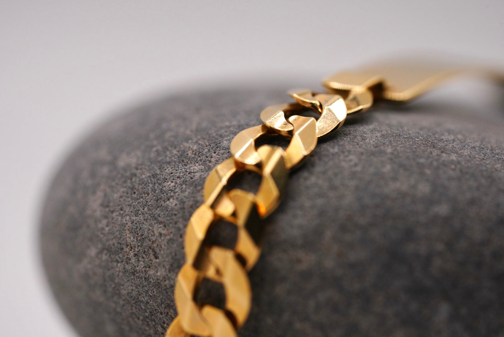 10k Signet Bracelet - Diamond Cut Classic
