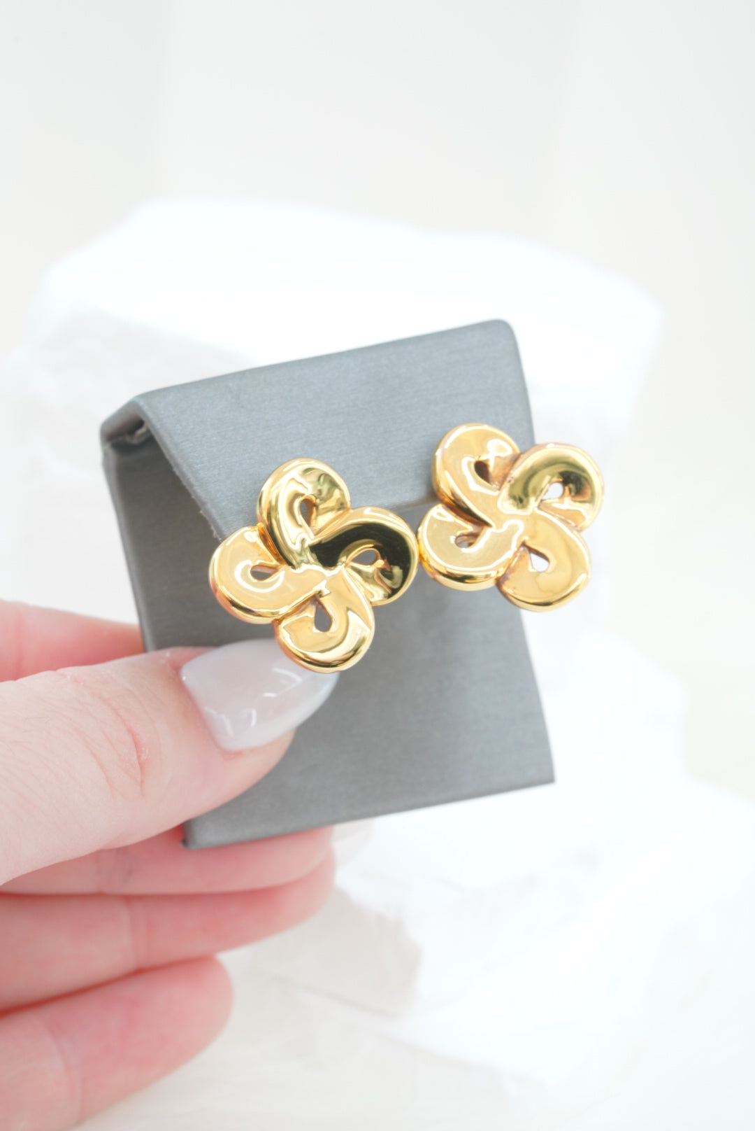 14k Earrings - Flower Shape