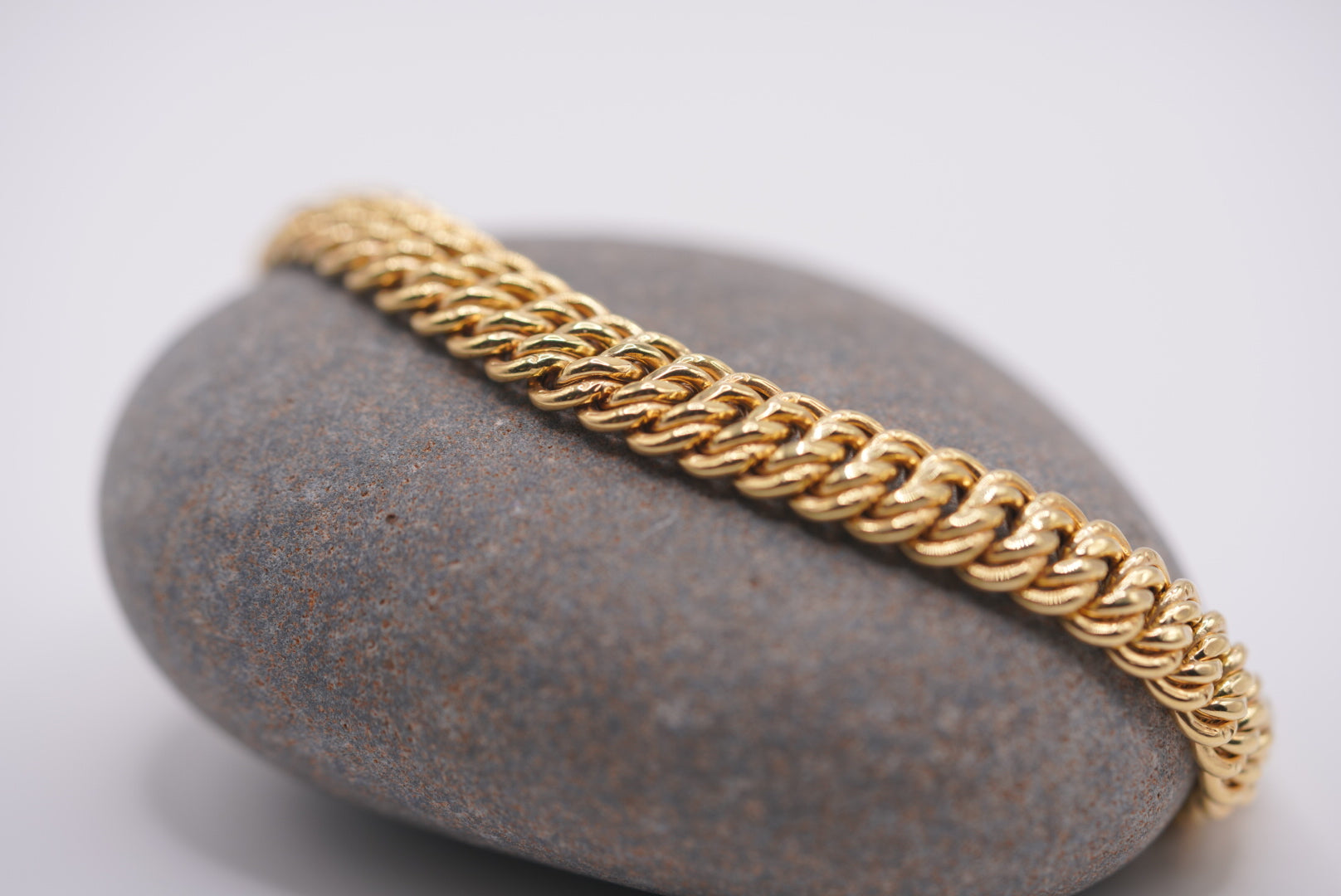 14k Linked Bracelet - Royal Style