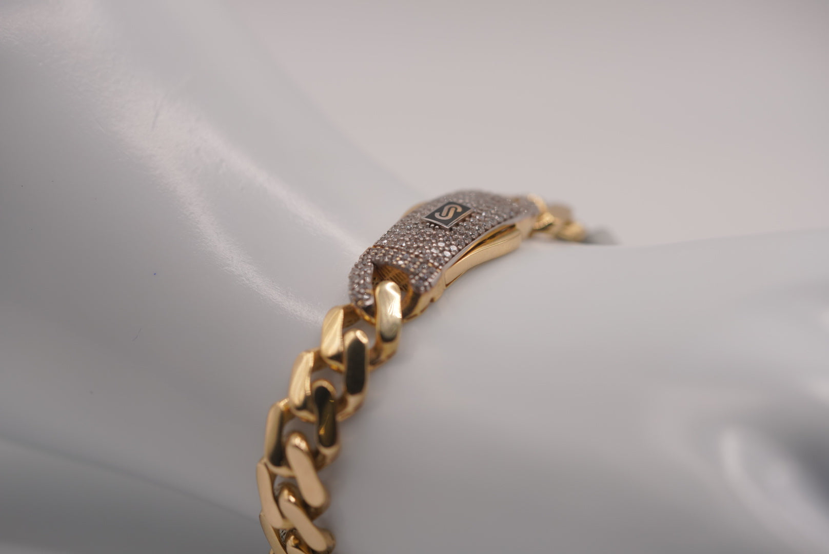 10k Monaco Bracelet - Timeless Elegance