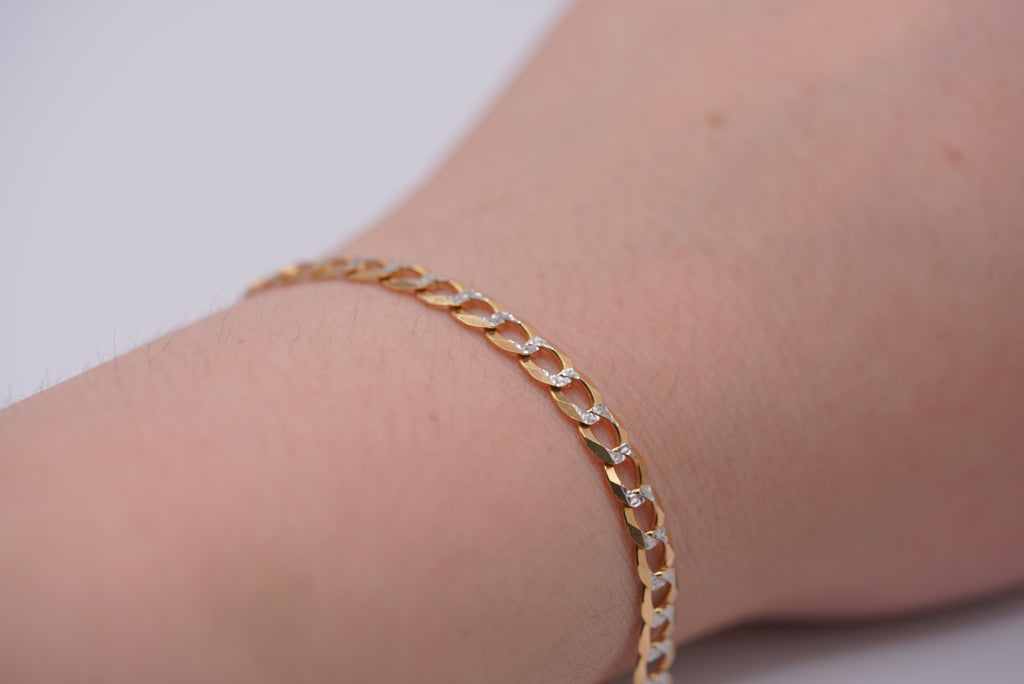 14k Diamond Cut Bracelet - Shiny Details