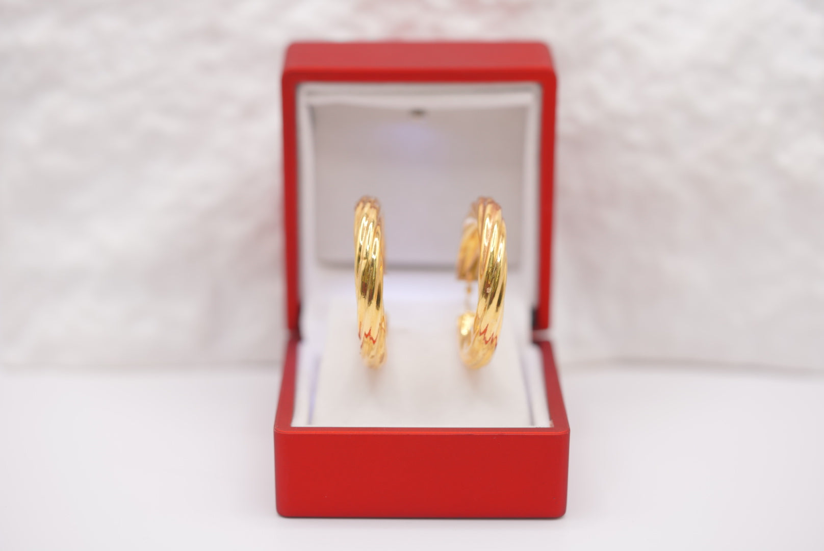 14k Hoop Earrings - Pure Radiance