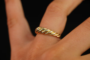 10k Mini Shell Ring