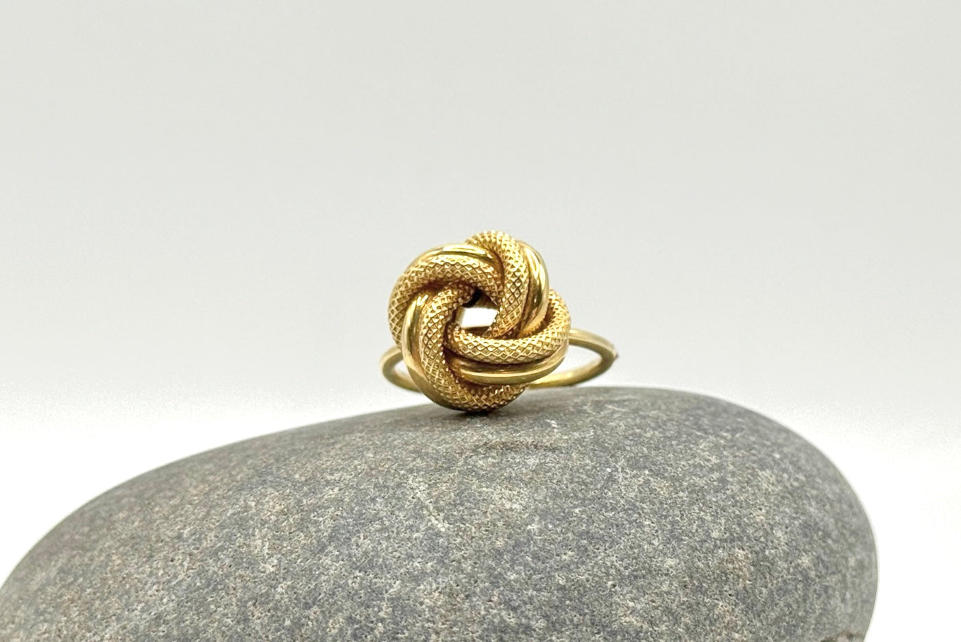 Knot Ring - Classic & Timeless