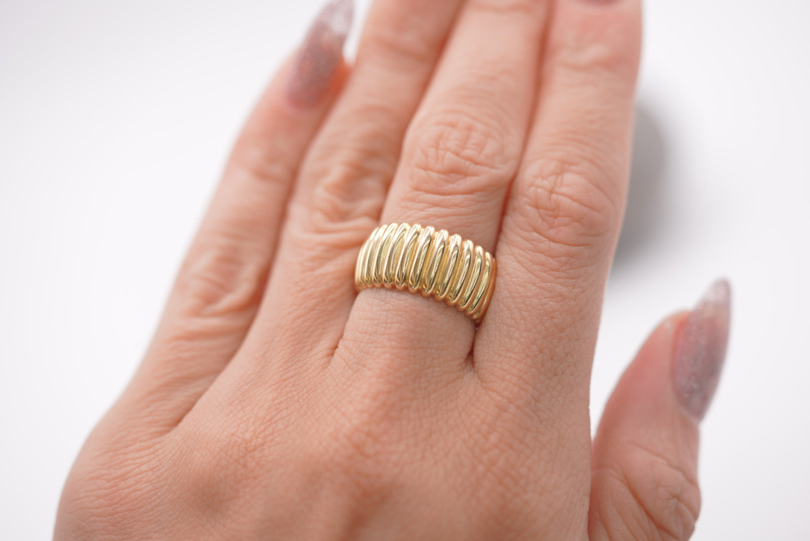 14k Women’s Ring - Pure Elegance