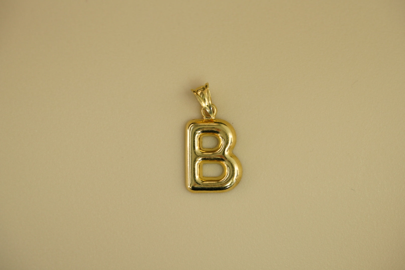 10k Chubby Initial Pendant