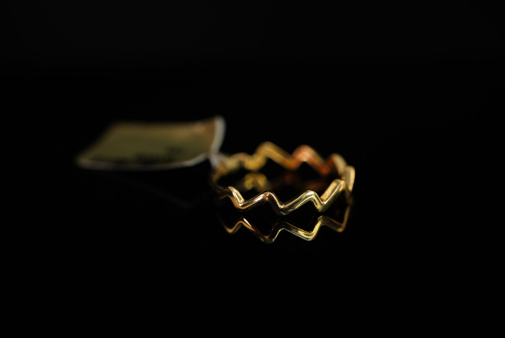 14k Triangle Lines Ring