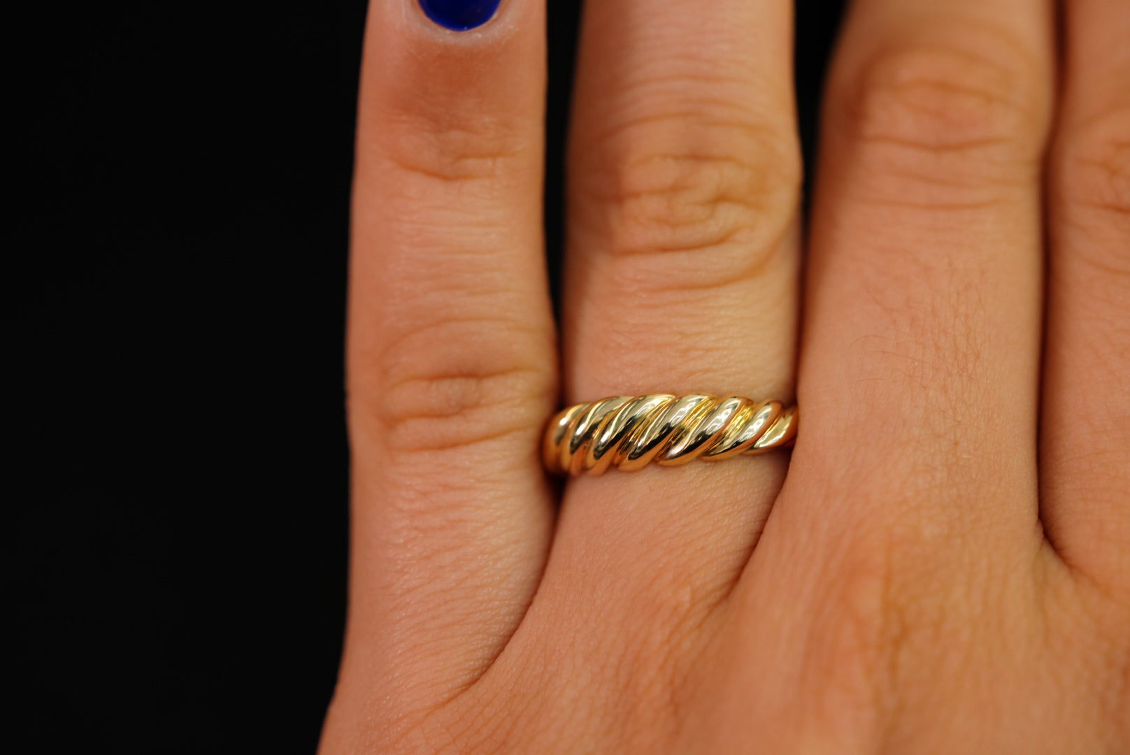 10k Mini Shell Ring