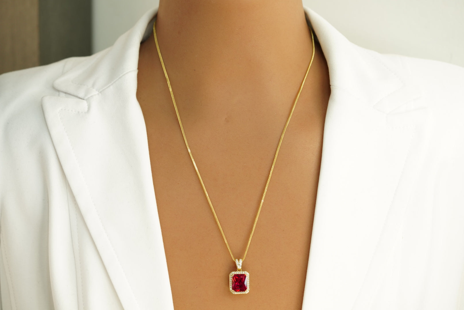 10k Red Crystal Pendant Franco Chain