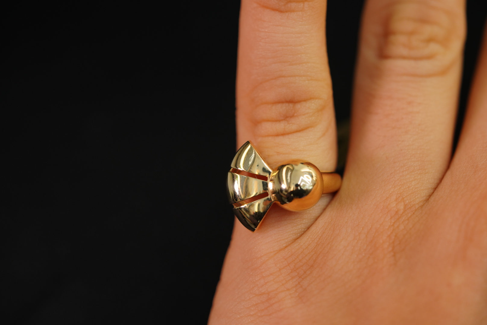 14k Ball with Border Ring