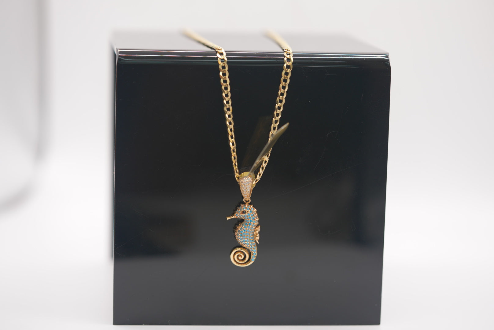 14k Pendant - Little Seahorse
