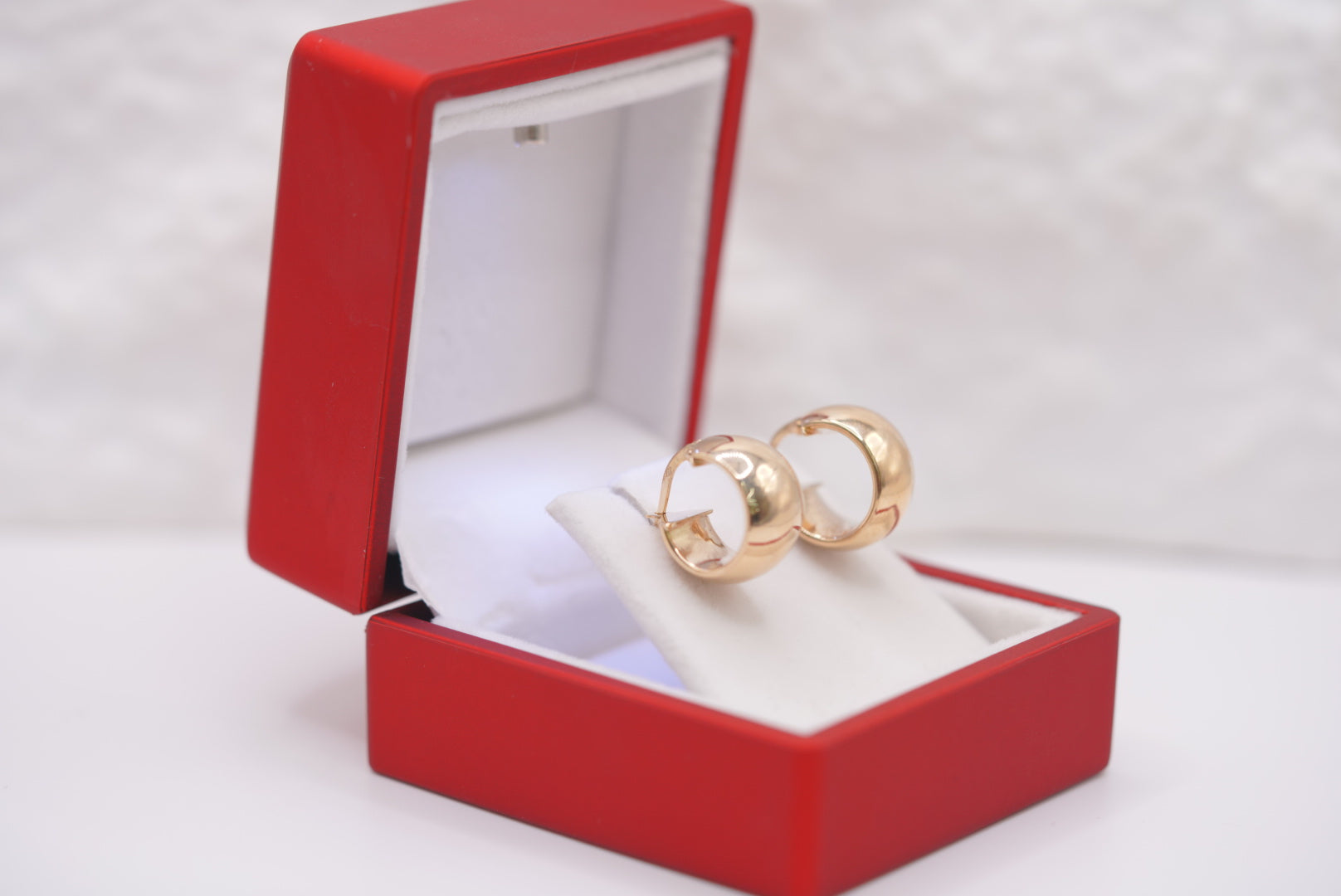 14k Hoop Earrings - Timeless Glow
