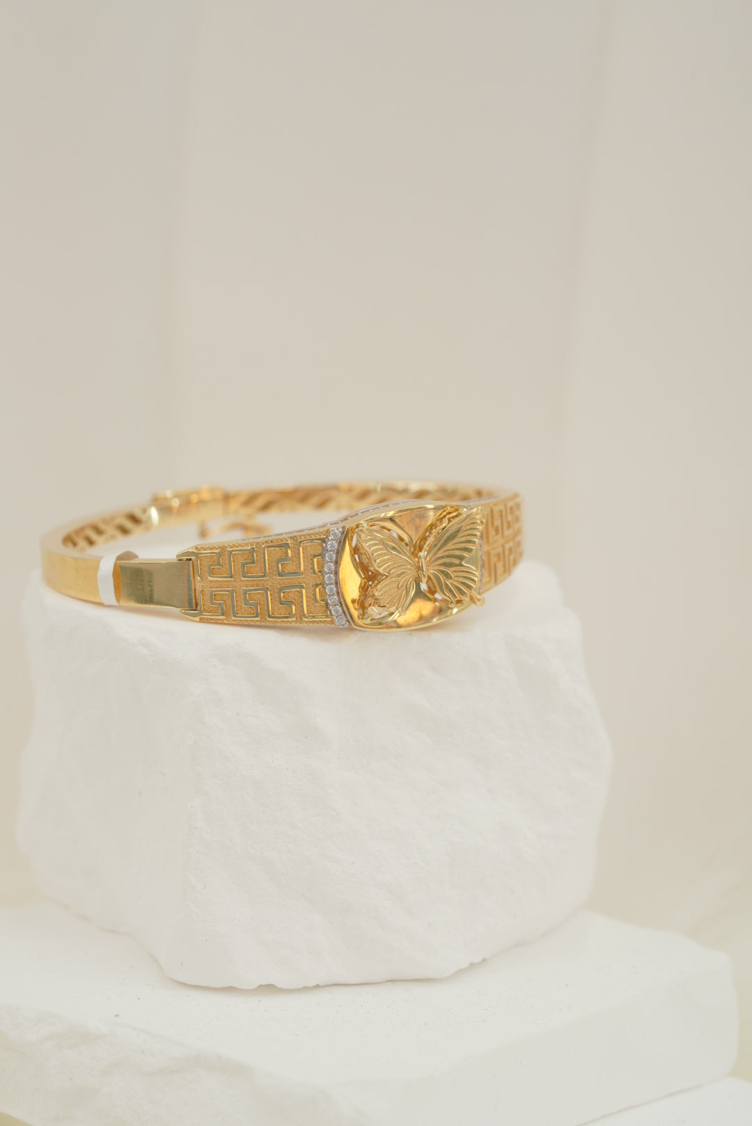 14k Bangle - Bold Butterfly