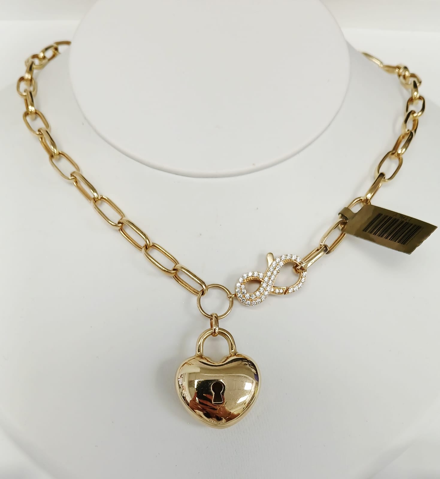 14k Choker with Heart Pendant - Modern & Stylish