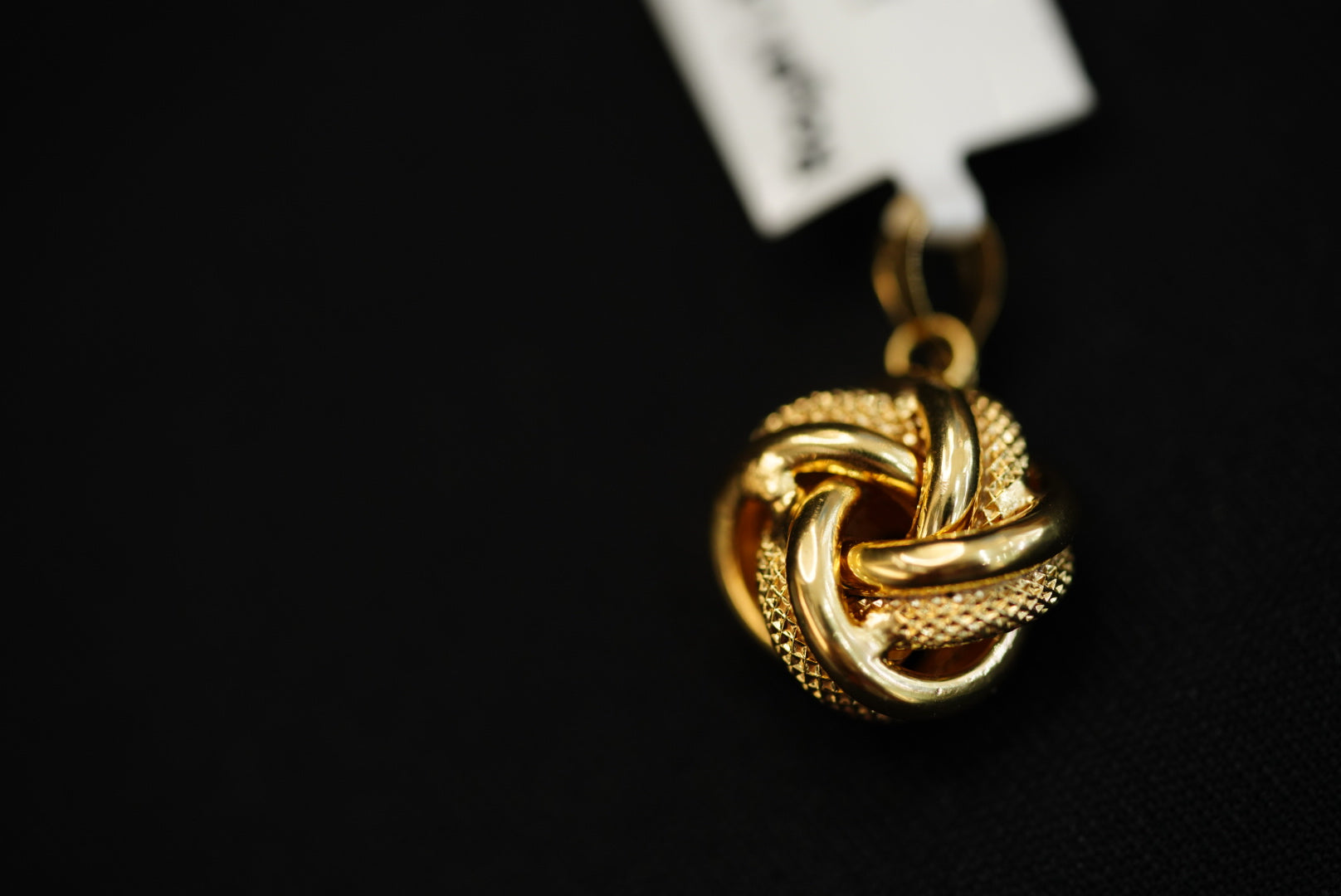 10k Knot Pendant