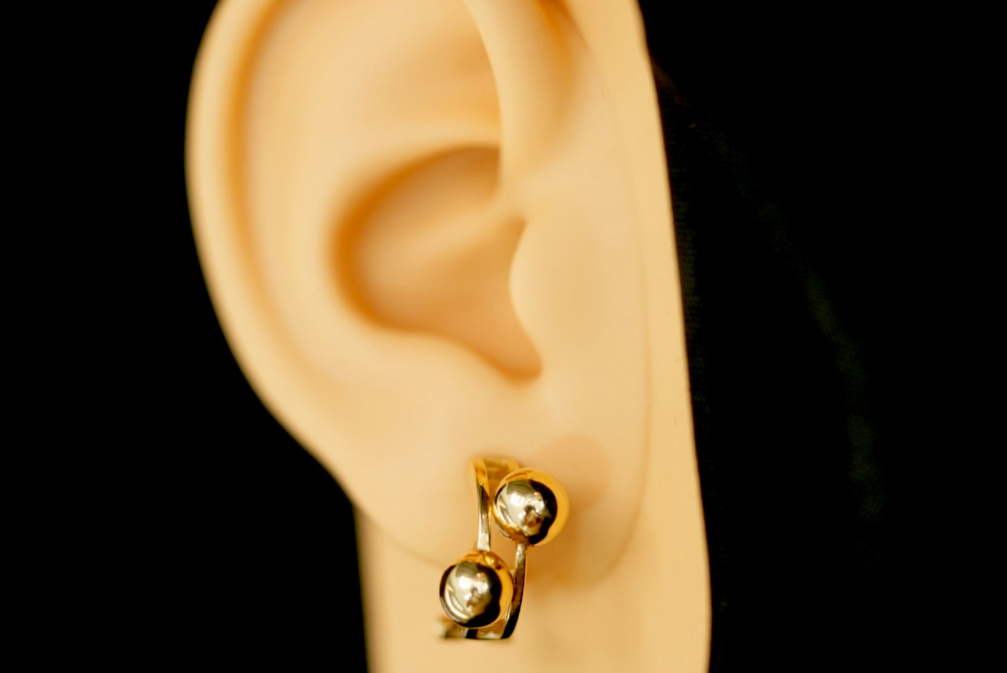 14k Balls in Lines  Earring