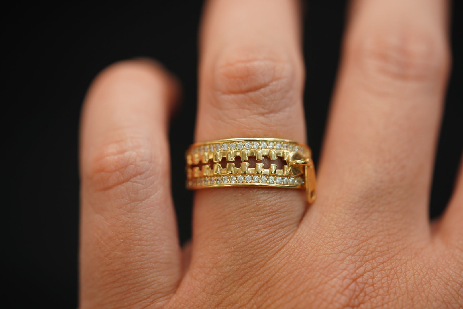 14k Gold Clasp Ring