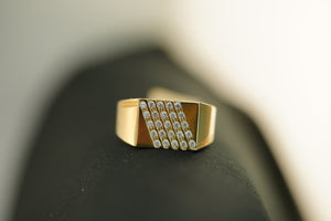 14k Square Diagonal Design with Crystals Ring