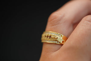 14k Gold Clasp Ring