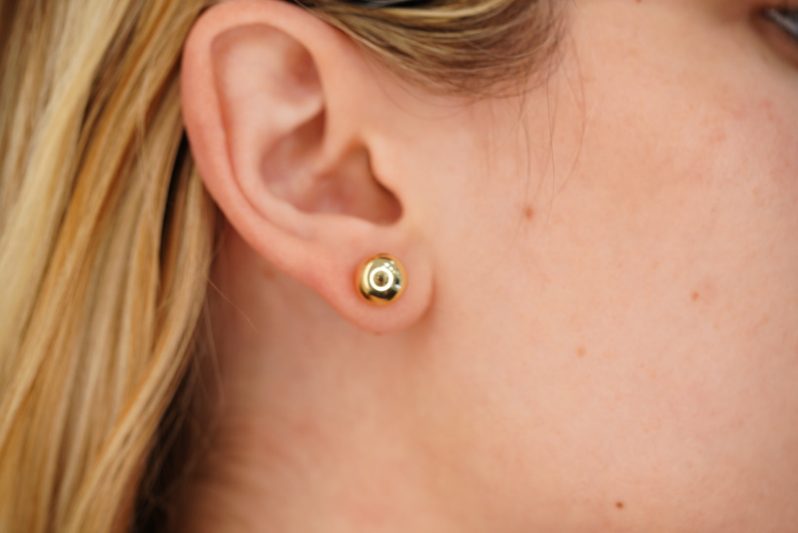 14k Circle Ball Earring