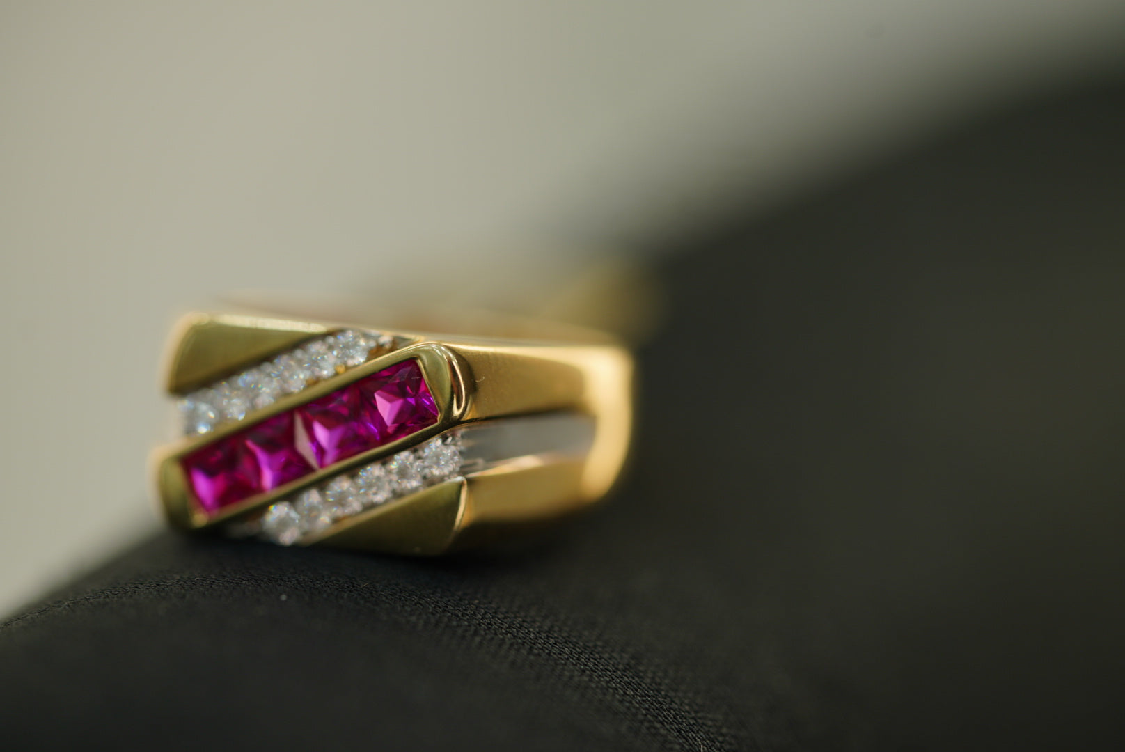 10k Rectangular with White and Pink Crystals Ring