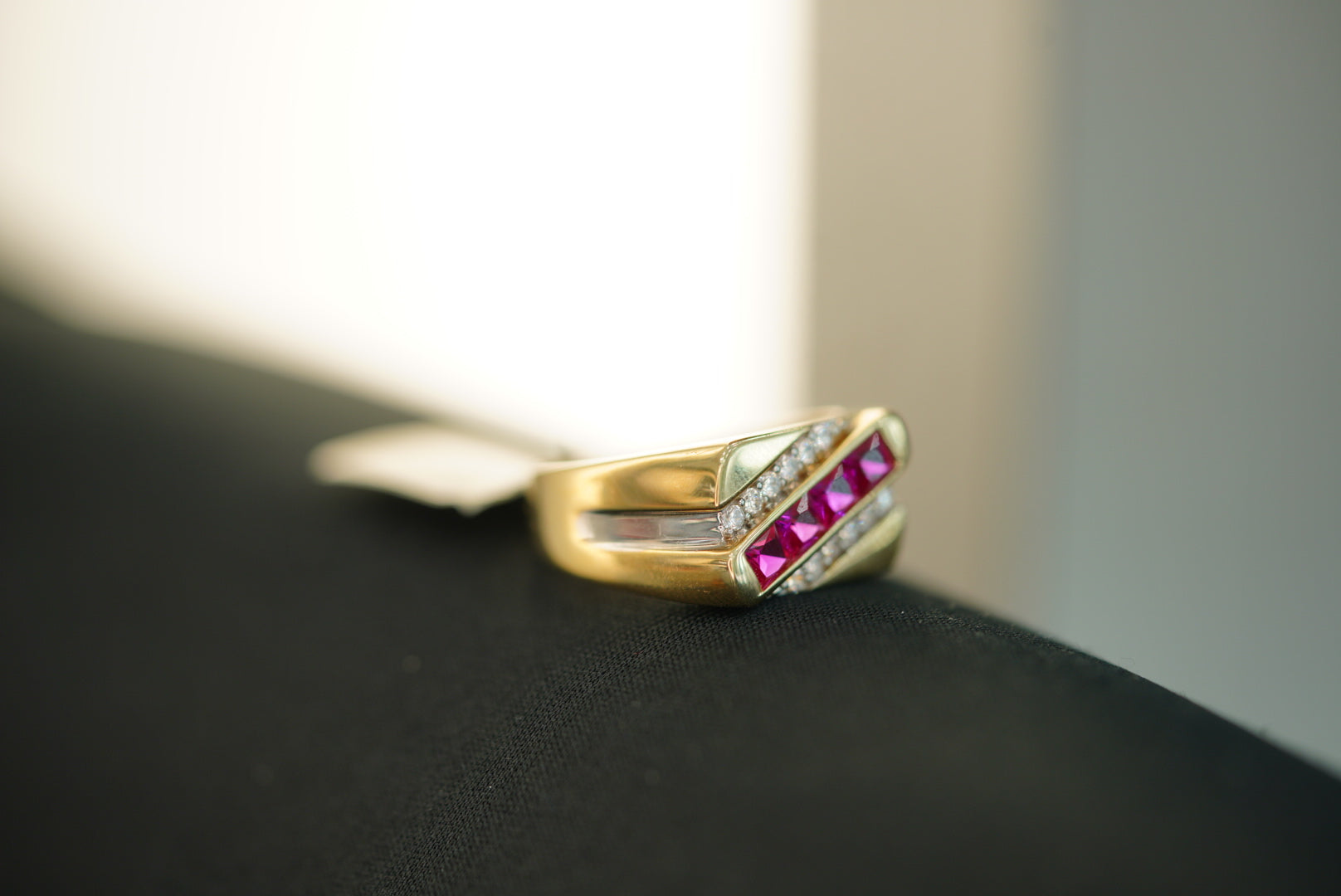 10k Rectangular with White and Pink Crystals Ring